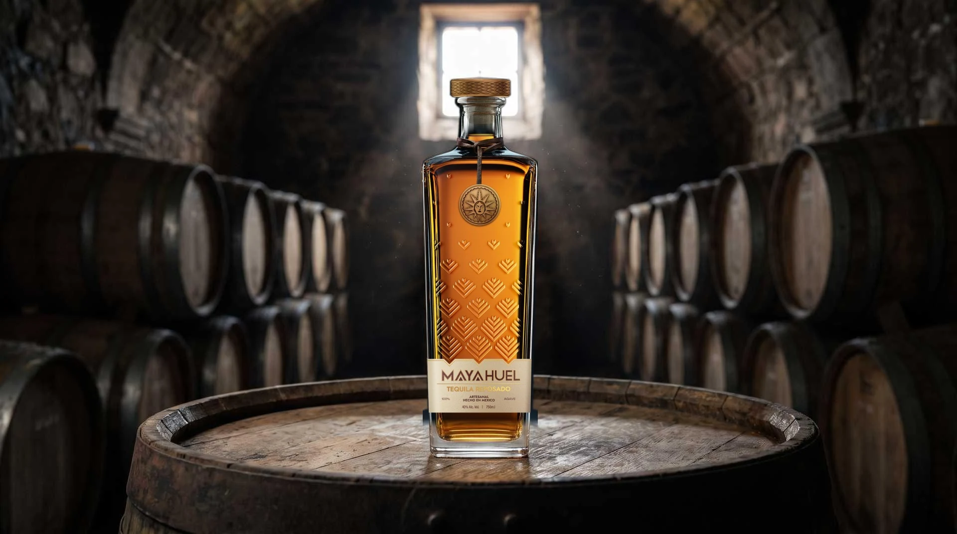 Botella de Mayahuel Tequila Reposado sobre una barrica de roble, en una cava de piedra cruzada por un haz de luz